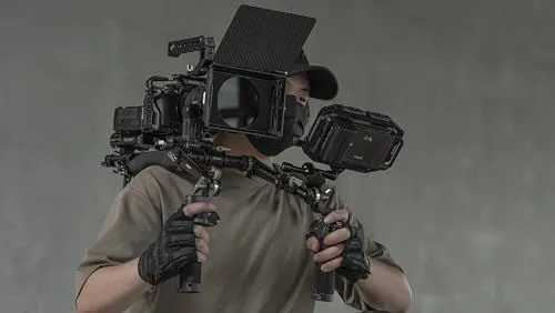 Professional Cinema Shoulder Rig with Operator